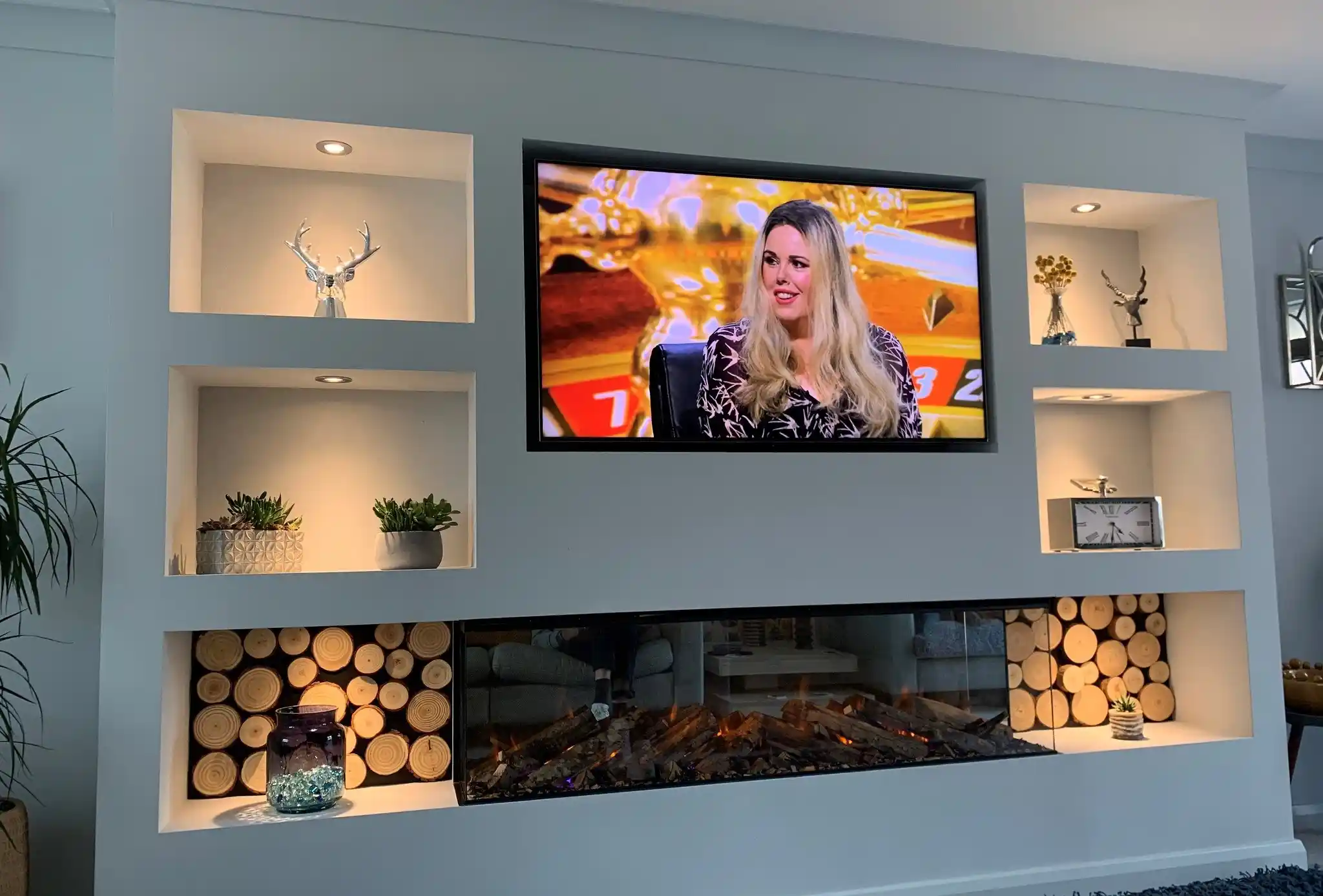 Gas fire in a media wall