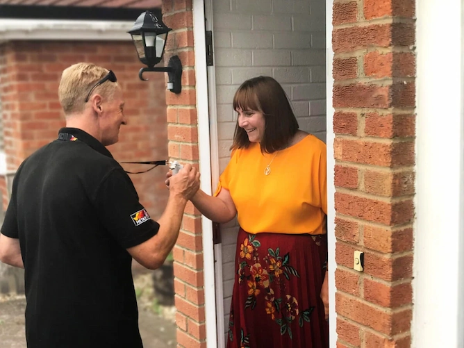 hetas installer providing identification