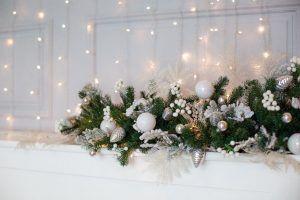 How To Decorate Your Fireplace This Winter